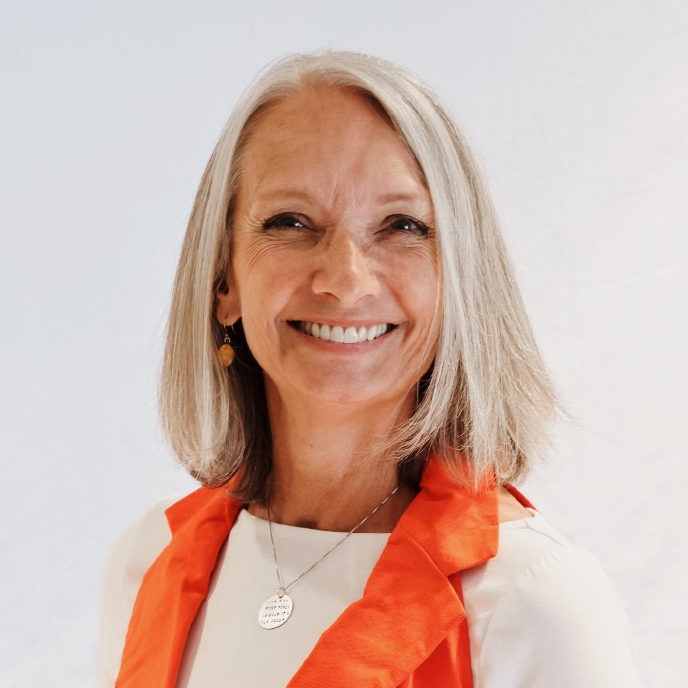 Carol Hollowell headshot