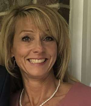 Jodi Lunt headshot